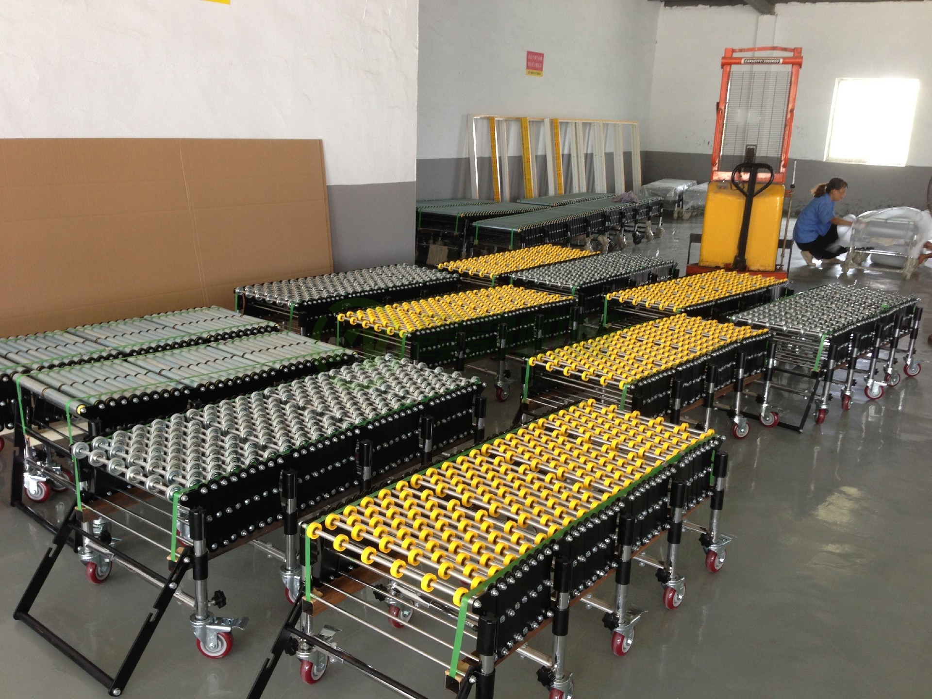 伸缩输送机案例07